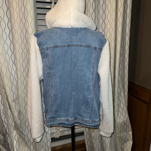 NWOT Maurice’s Denim and White Soft Teddy Sleeves Denim Jacket. Size 1x 🤍 - Picture 4 of 10